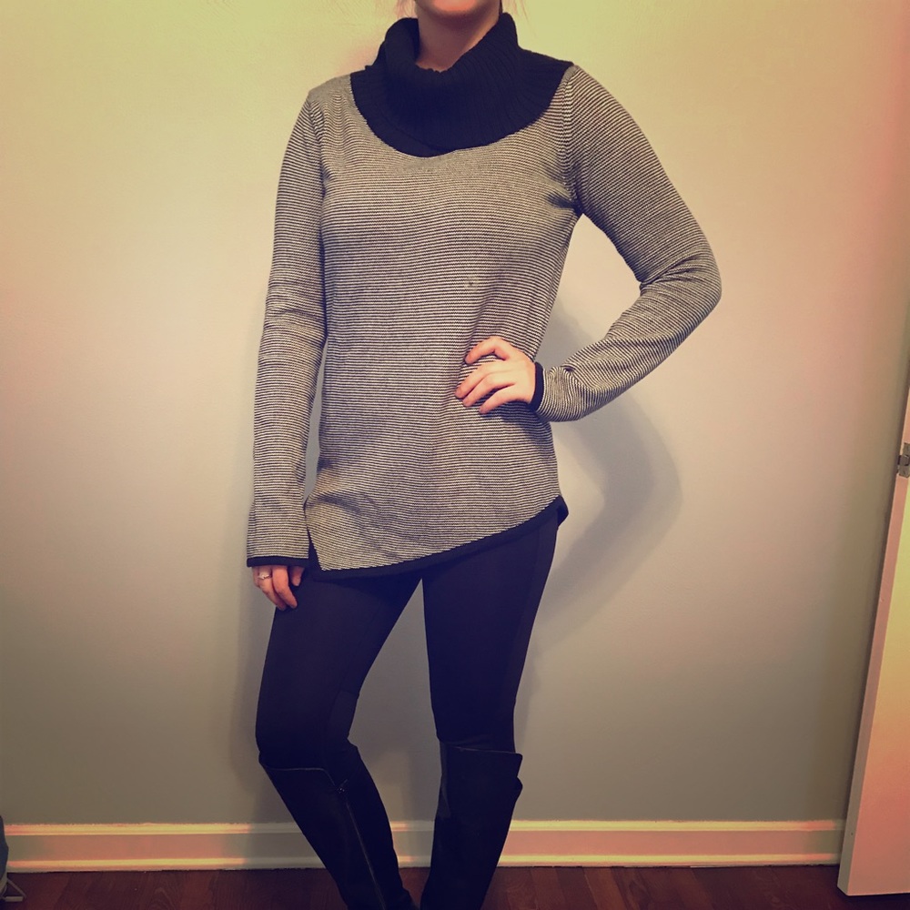 ◼️Black Striped Cowl Neck Sweater◼️